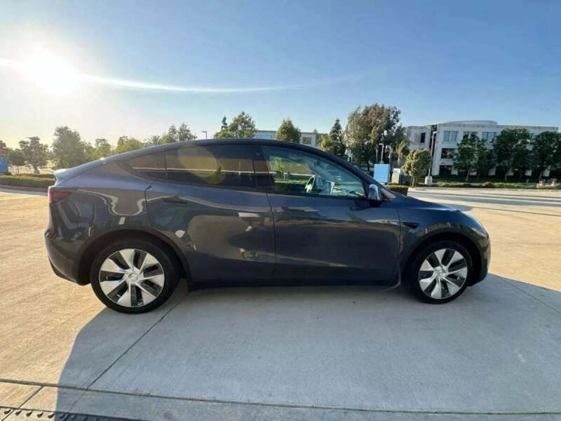 2024 Tesla Model Y Long Range