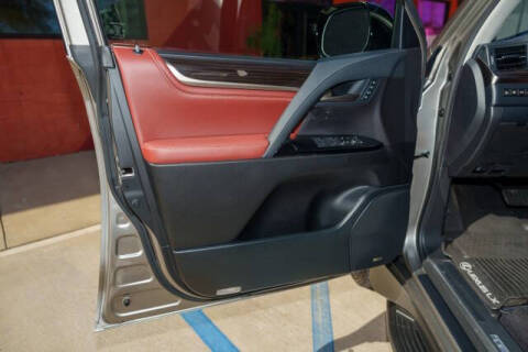 2021 Lexus LX 570 Three-Row