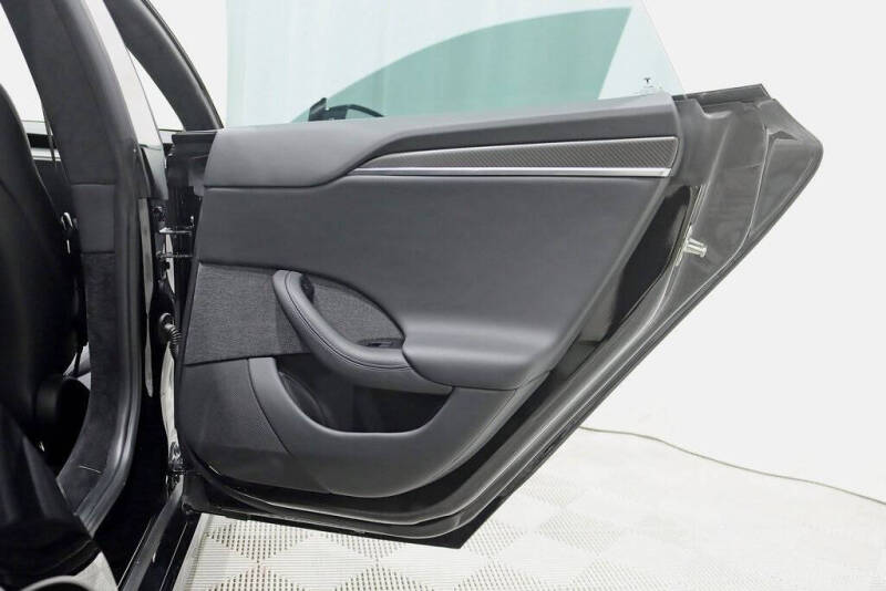 2023 Tesla Model S Plaid