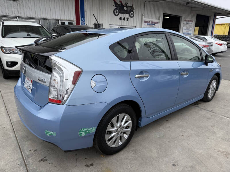 2014 Toyota Prius Plug-in Hybrid Advanced