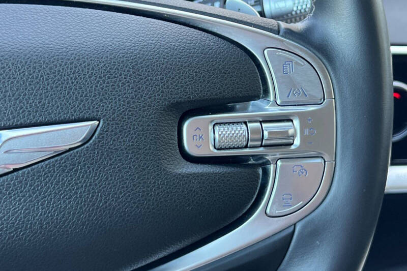 2025 Genesis GV70 2.5T Standard