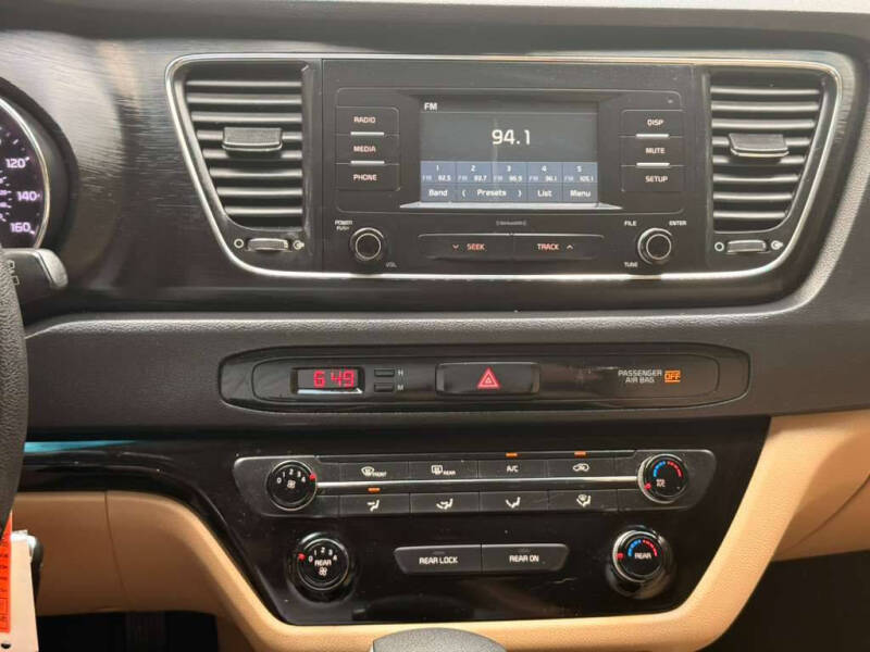 2017 Kia Sedona LX