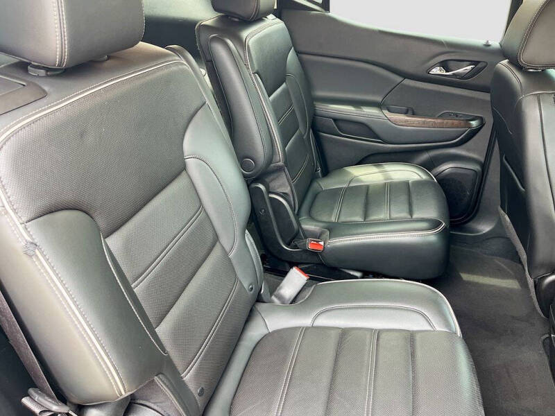 2022 GMC Acadia Denali