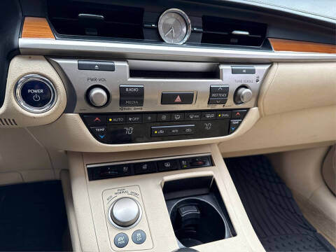 2013 Lexus ES 300h