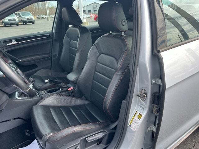 2016 Volkswagen Golf GTI 33