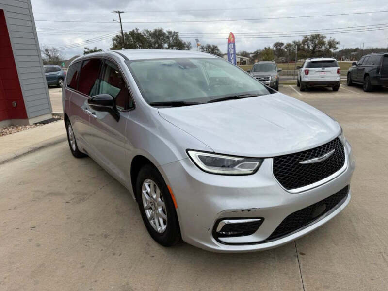 2024 Chrysler Pacifica Touring L