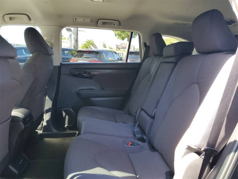 2023 Toyota Highlander Platinum