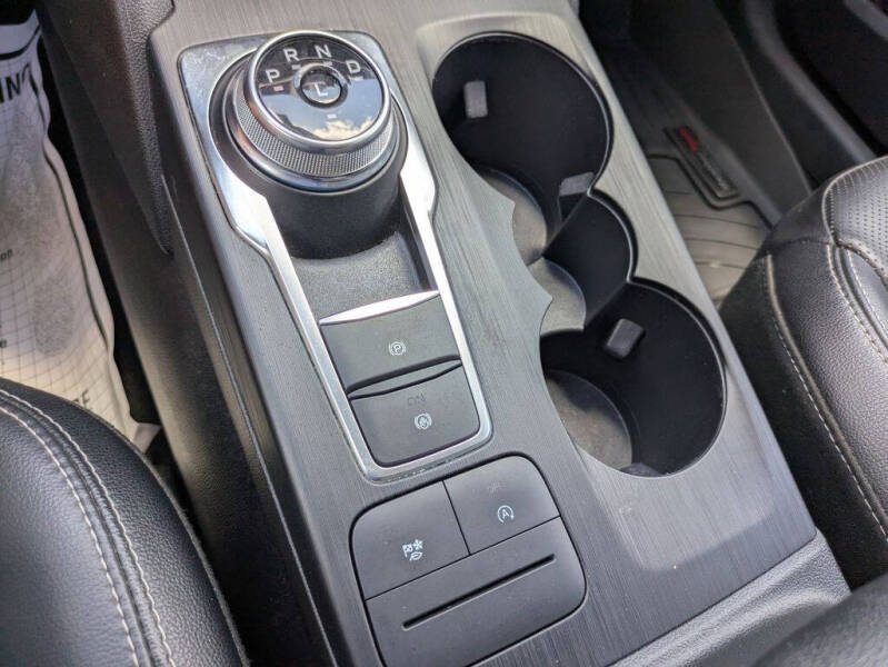 2022 Ford Escape SEL