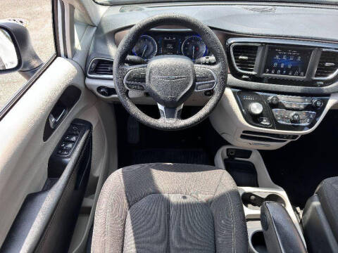 2020 Chrysler Voyager L