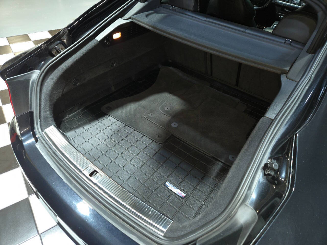 2014 Audi S7 36