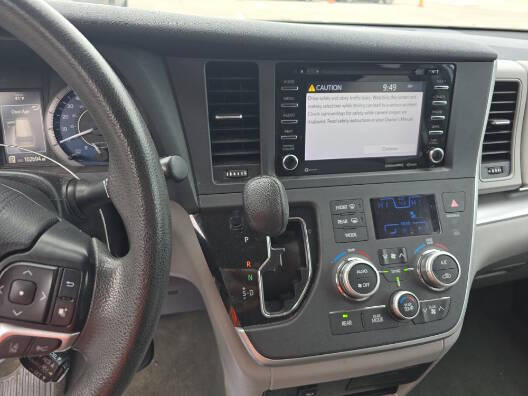 2020 Toyota Sienna LE 8-Passenger