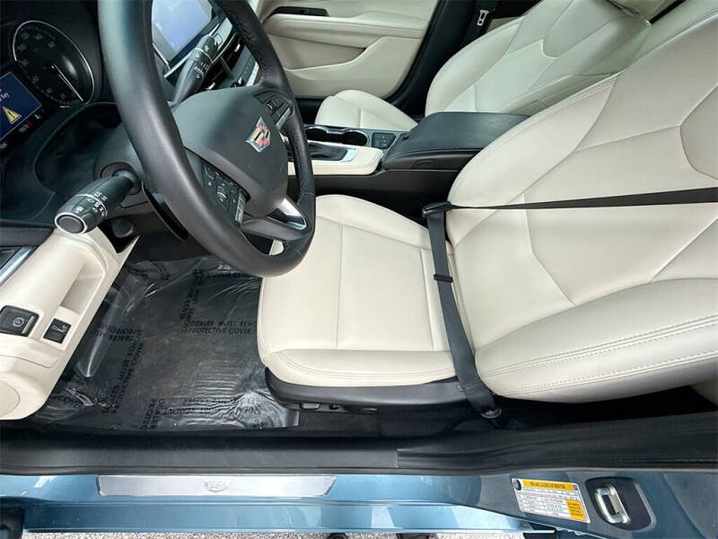 2023 Cadillac CT4 Luxury