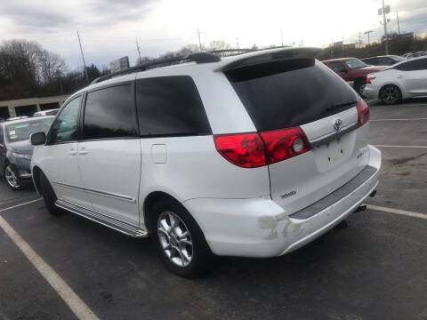 2006 Toyota Sienna for sale at Car Kings in Cincinnati OH