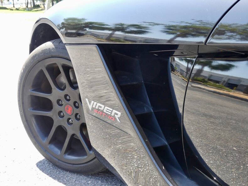 2004 Dodge Viper SRT-10