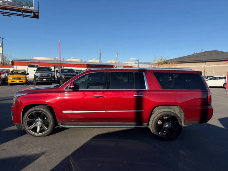 2017 Cadillac Escalade ESV Luxury