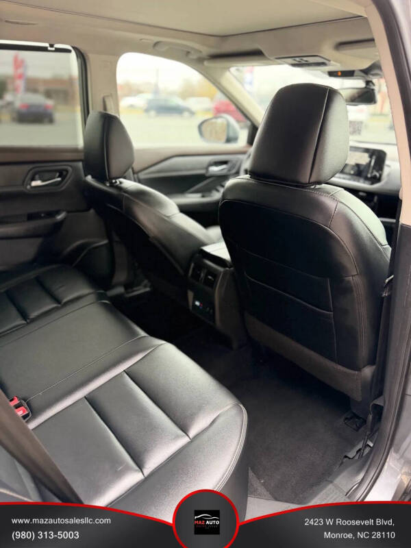 2023 Nissan Rogue SL