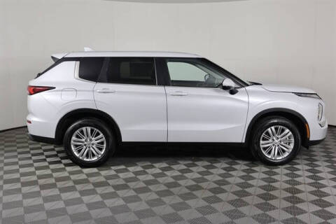 2024 Mitsubishi Outlander ES