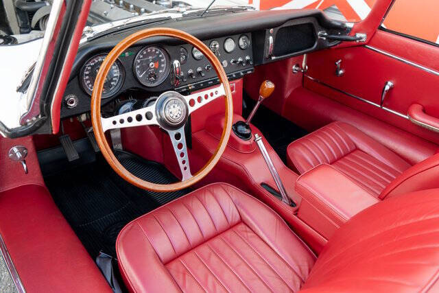 1966 Jaguar E-Type 10