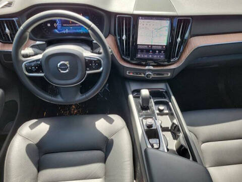 2024 Volvo XC60 B5 Plus Dark Theme