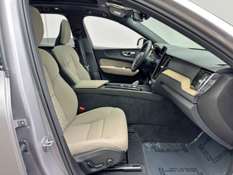 2026 Volvo XC60 B5 Core