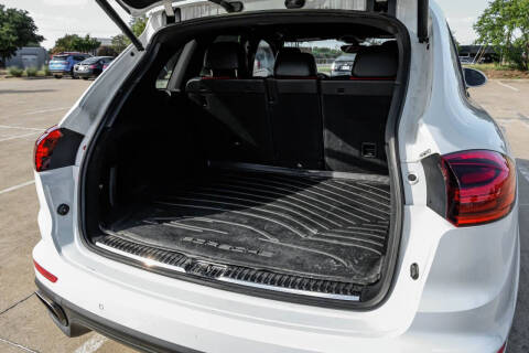 2017 Porsche Cayenne Platinum Edition