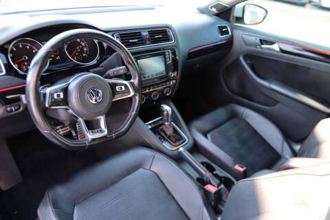 2017 Volkswagen Jetta 2.0T GLI