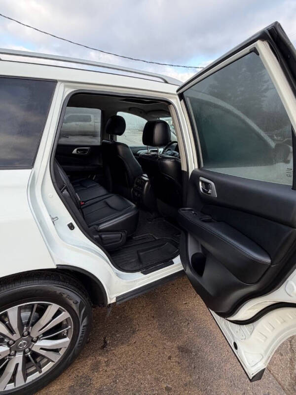 2018 Nissan Pathfinder SL