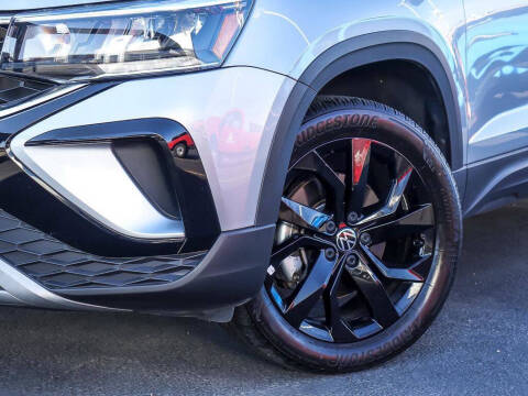 2023 Volkswagen Taos SE 4Motion