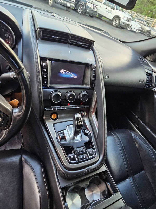 2014 Jaguar F-TYPE V8 S