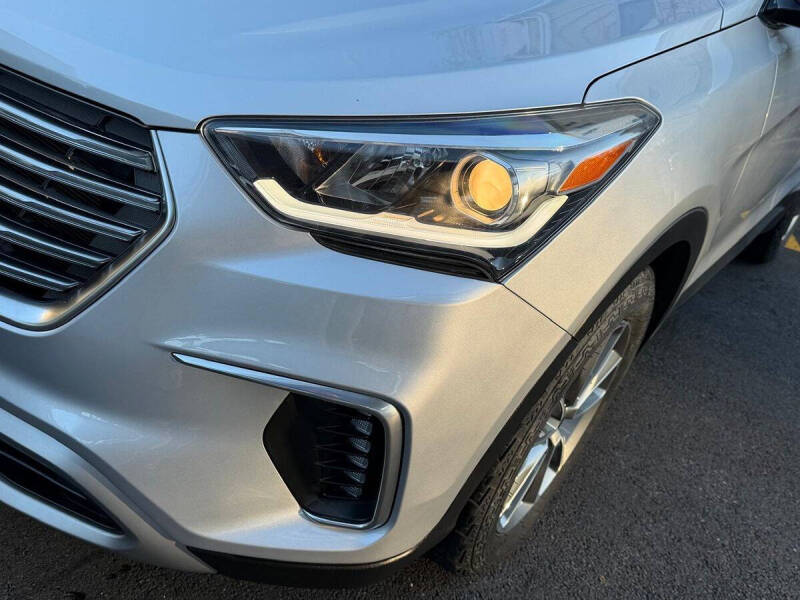 2017 Hyundai Santa Fe SE