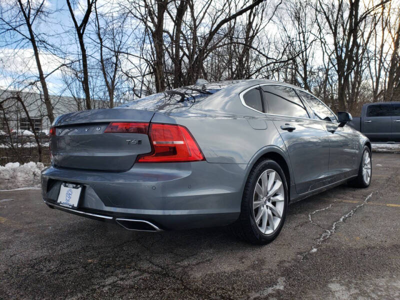 2018 Volvo S90 T6 Momentum