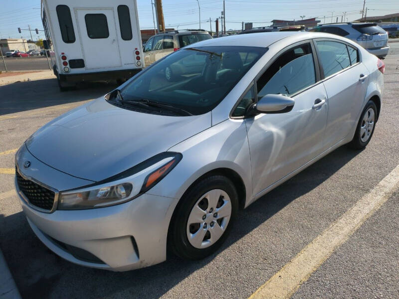 2017 Kia Forte LX photo 4