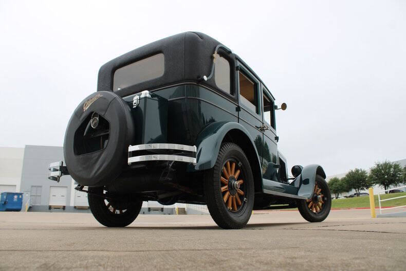 1927 Oldsmobile Sedan