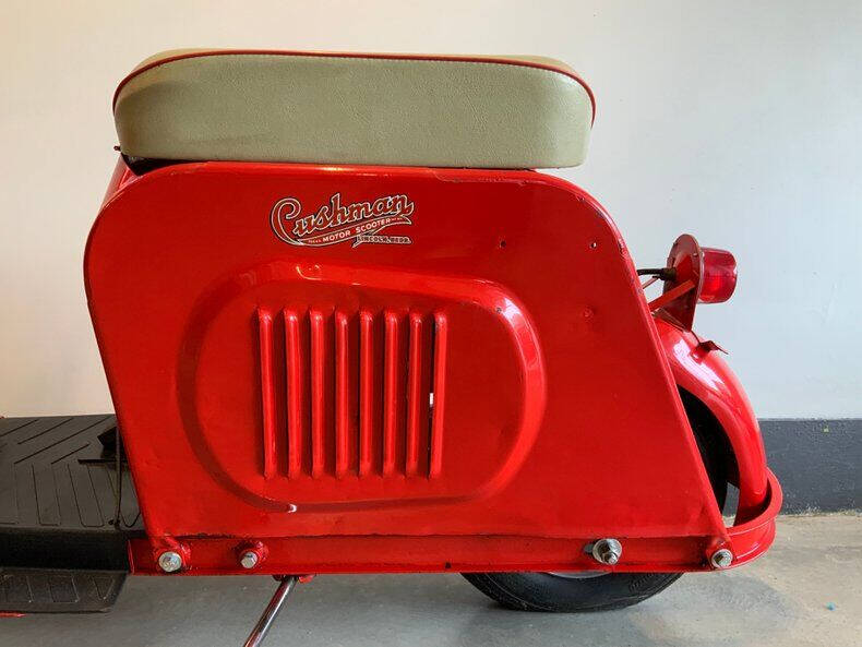 1955 Cushman Model 715 Deluxe Highlander