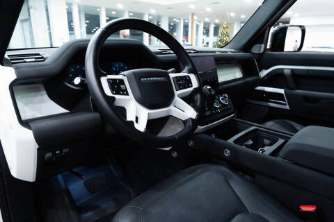 2023 Land Rover Defender 130 SE