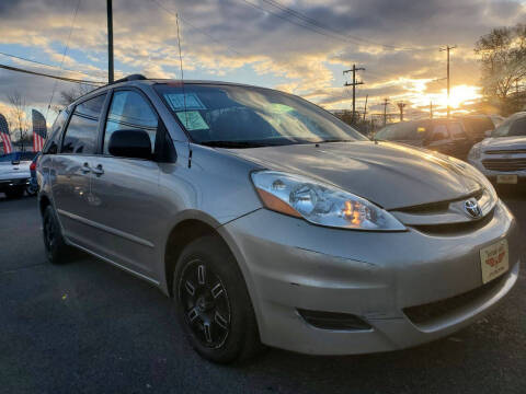 2009 Toyota Sienna LE 8-Passenger