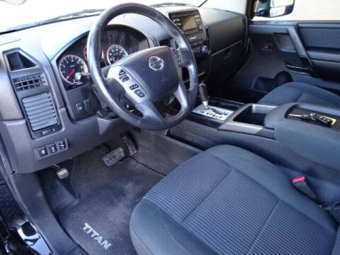 2014 Nissan Titan SV