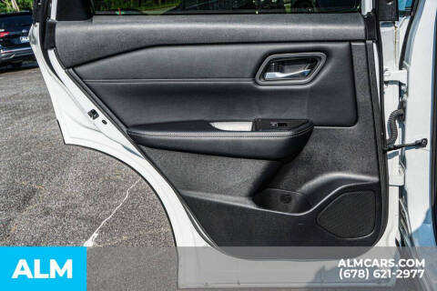 2025 Nissan Rogue SL