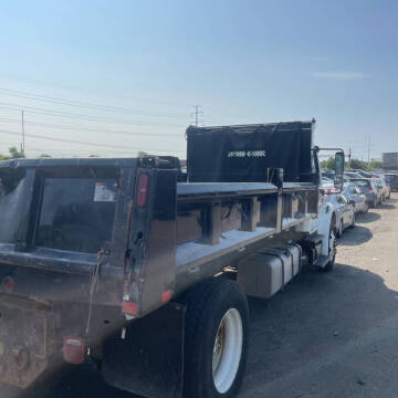 2011 Freightliner M106