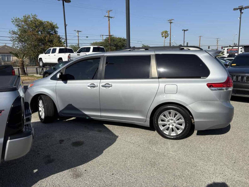 2014 Toyota Sienna