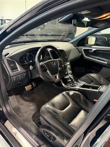 2017 Volvo XC60 T6 R-Design