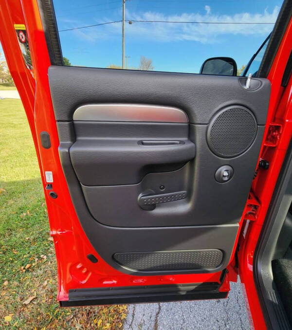 2005 Dodge Ram 1500 SRT-10