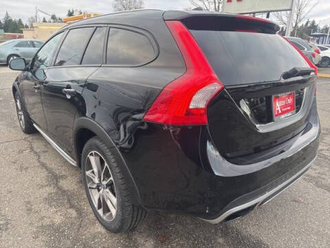 2015 Volvo V60 Cross Country T5
