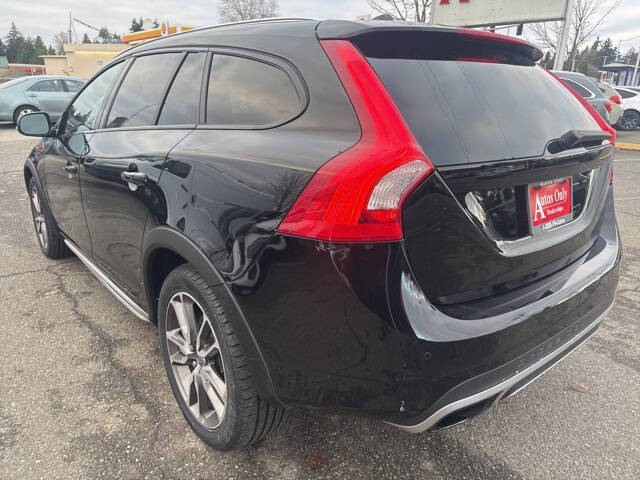 2015 Volvo V60 Cross Country T5