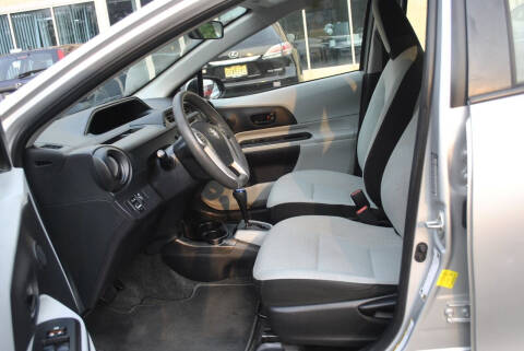 2013 Toyota Prius c One