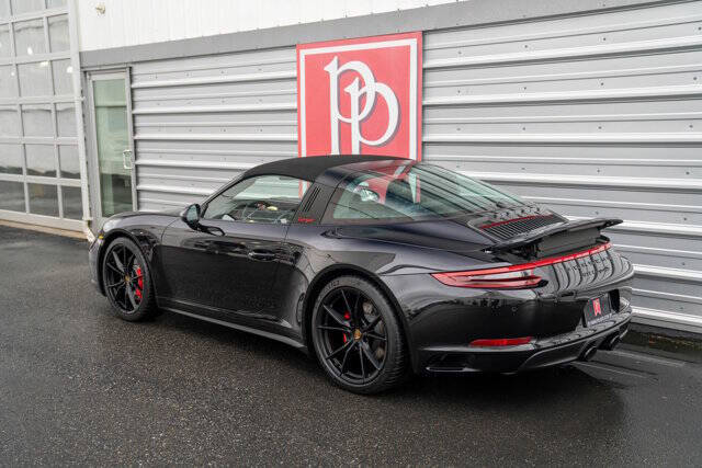 2018 Porsche 911 37