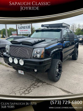 2002 Chevrolet Avalanche for sale at Sapaugh Classic Joyride in Salem MO