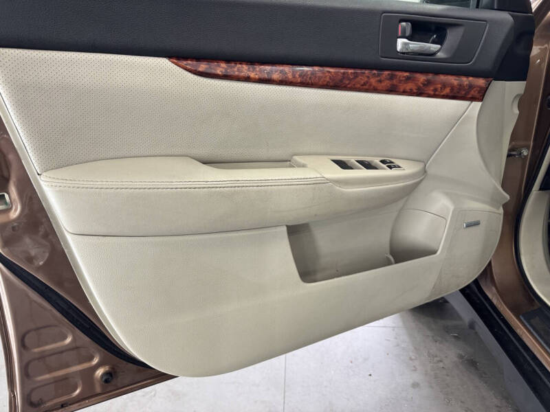 2011 Subaru Outback 2.5i Limited