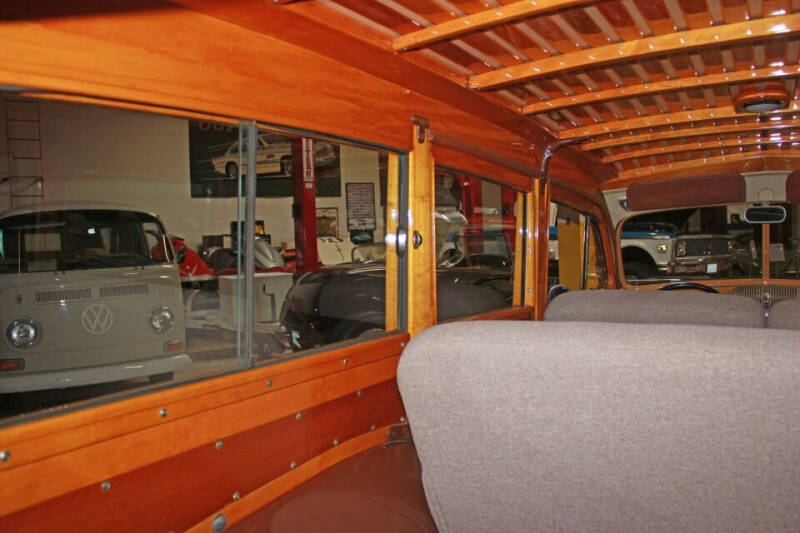 1948 Ford Super Deluxe