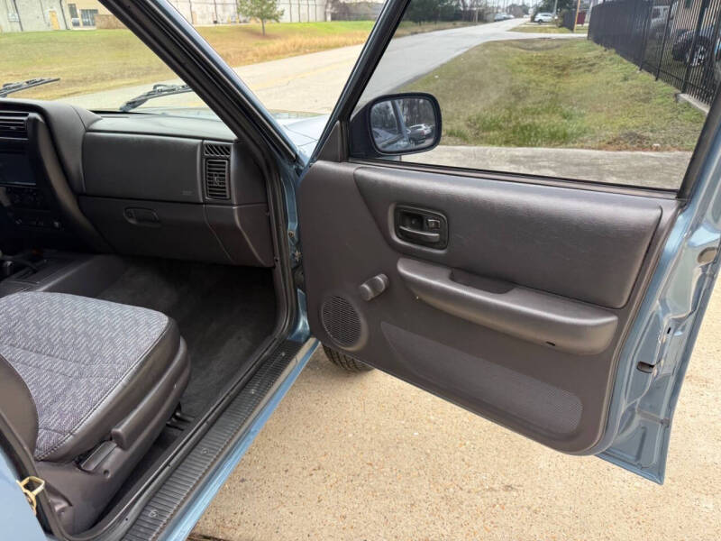 1999 Jeep Cherokee SE